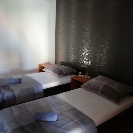 Apartmani/smjestaj * Vodice
